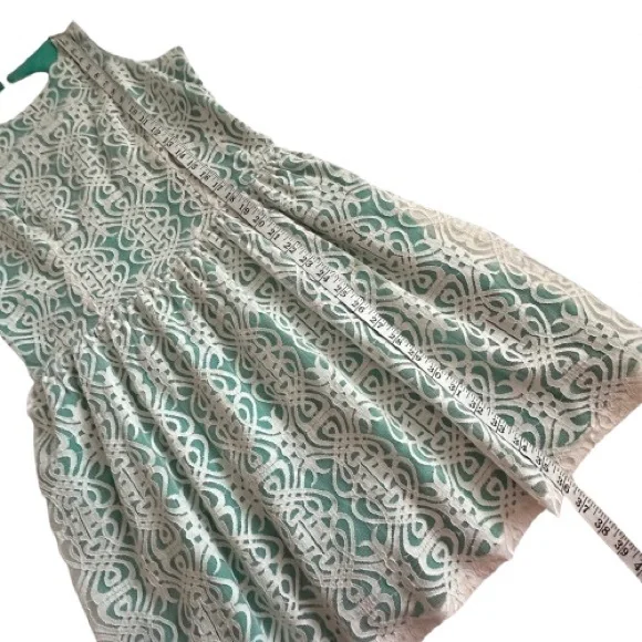 Pinky Women L Green Off White Lace Overlay Sleeveless Mini/Midi Round Neck Dress - Picture 13 of 16